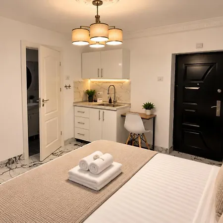 Afy Urban Aparthotel 3*